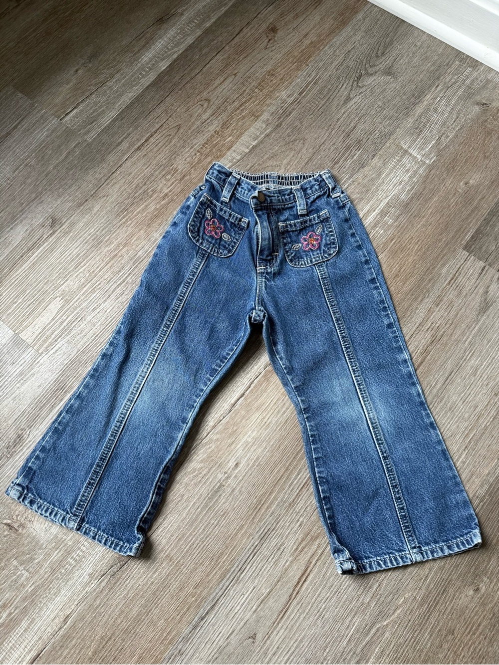 VTG OshKosh B'gosh Denim Bell Bottoms Flare Jeans Embroidered Floral Size 2T 3T